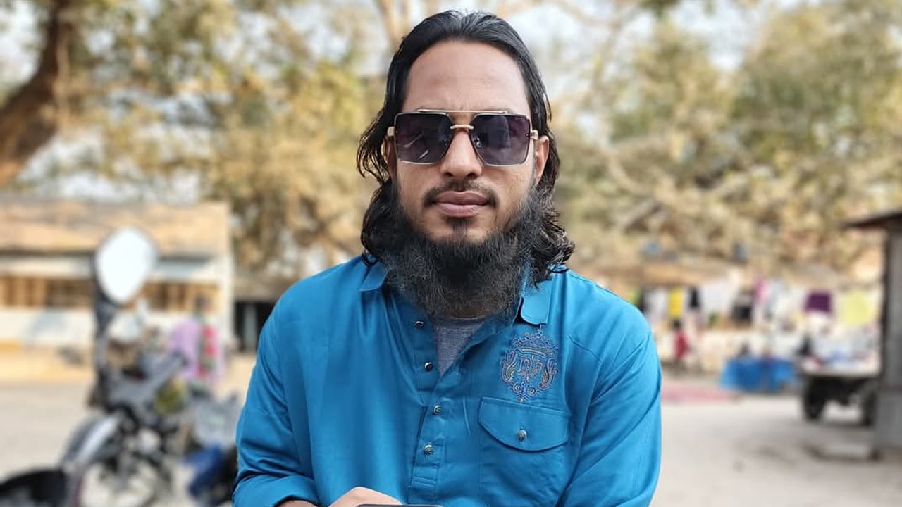 বদরগঞ্জে চাঁদাবাজির অভিযোগে ছাত্রদল নেতা গ্রেপ্তার