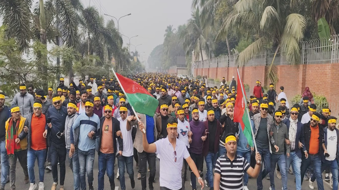প্রতিষ্ঠাবার্ষিকীতে বিশাল শোডাউনসহ জিয়ার সমাধিস্থলে ছাত্রদল
