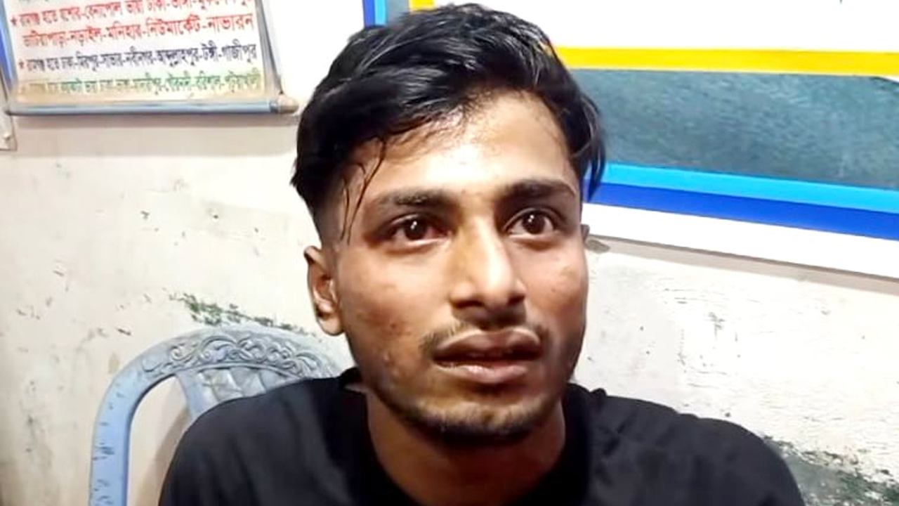 রামগঞ্জে ছাত্রলীগ নেতাকে গণপিটুনি দিয়ে পুলিশে সোপর্দ
