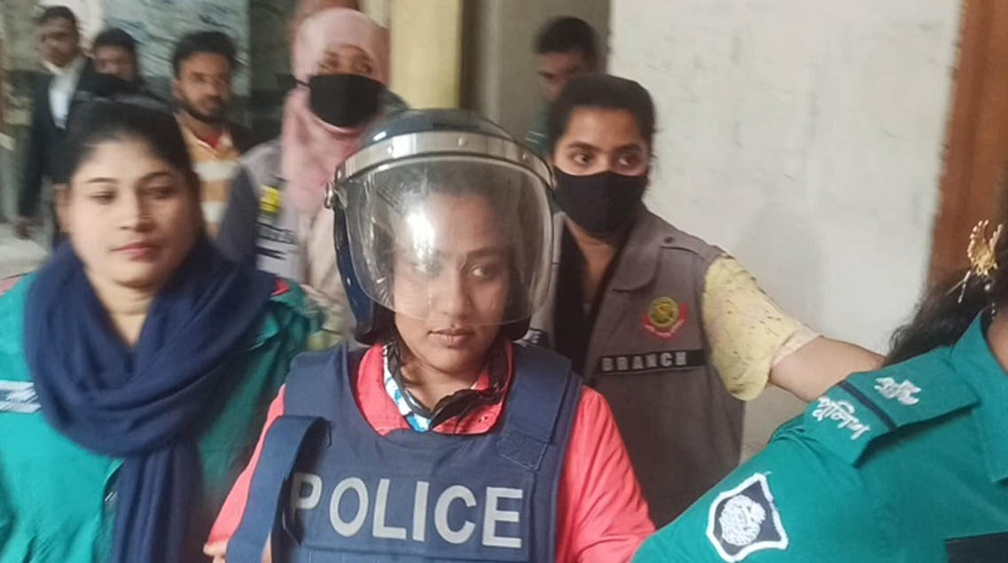 আদালতে জয় বাংলা স্লোগান দিয়ে তোপের মুখে ছাত্রলীগ নেত্রী