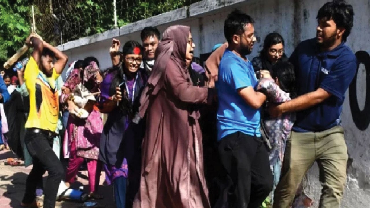ছাত্রলীগের নারকীয় হামলা, বিক্ষোভে উত্তাল দেশ