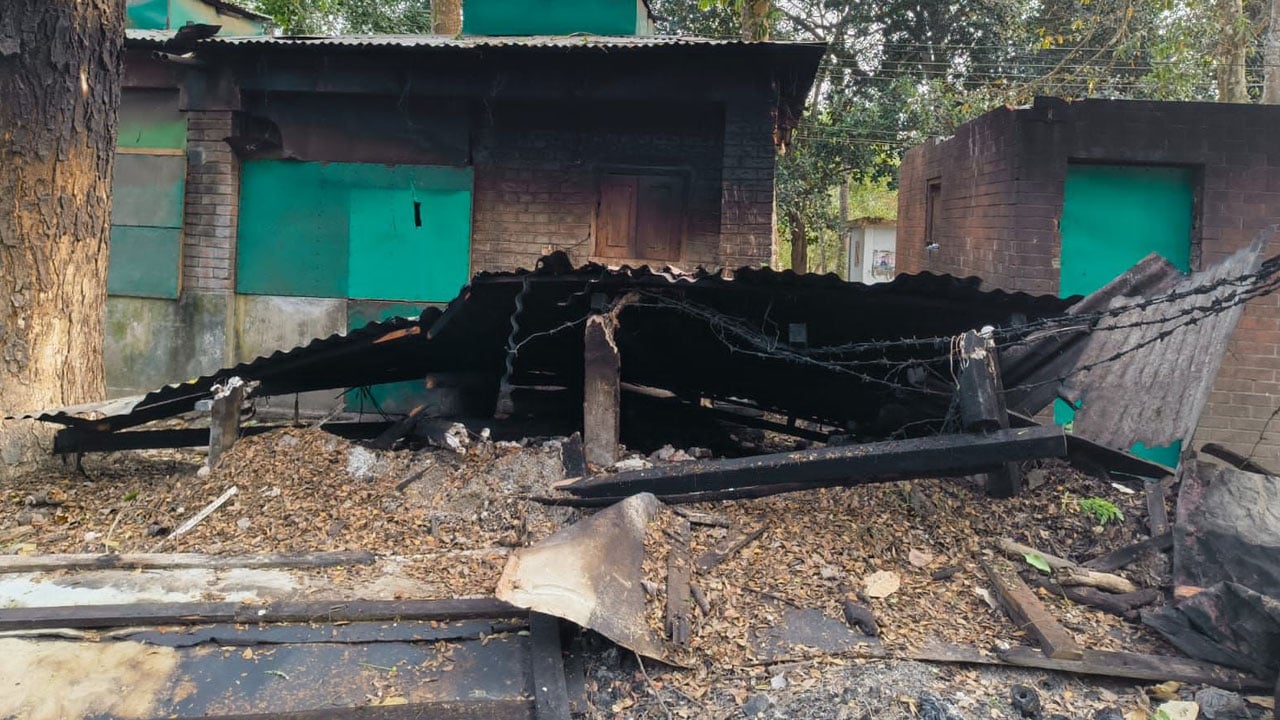 বিএনপি নেতাকে চাঁদা না দেওয়ায় ব্যবসায়ীর হোটেল ভাঙচুর