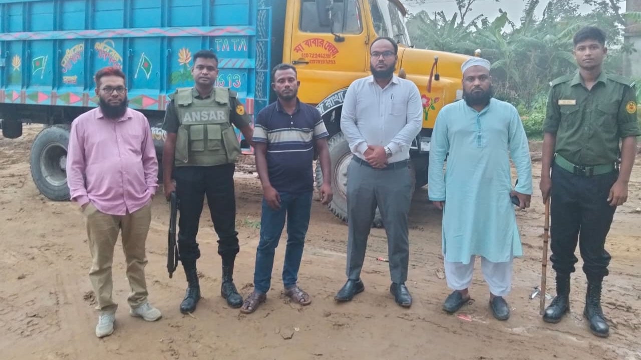 চুনারুঘাটে সিলিকাবালু পাচারকালে যুবকের কারাদণ্ড
