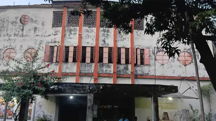 গাজীপুরে বন্ধ হচ্ছে ঐতিহ্যবাহী ‘উল্কা’ সিনেমা হল