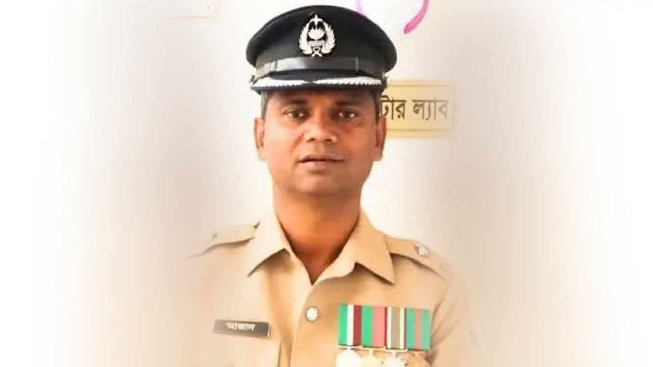 টাকার বিনিময়ে মুক্তি, না দিলে চালান: ওসি আজাদের বিরুদ্ধে মিলল সত্যতা