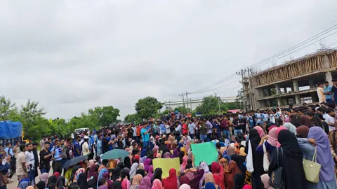 অপ্রতিম হত্যার দ্রুত বিচার দাবিতে ঢাকা-চট্টগ্রাম মহাসড়ক অবরোধ 