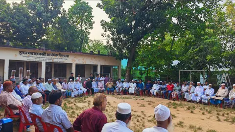 কুমিল্লায় ভুবনঘর স্কুলে ভোটকেন্দ্র পুনর্বহালের দাবিতে সমাবেশ