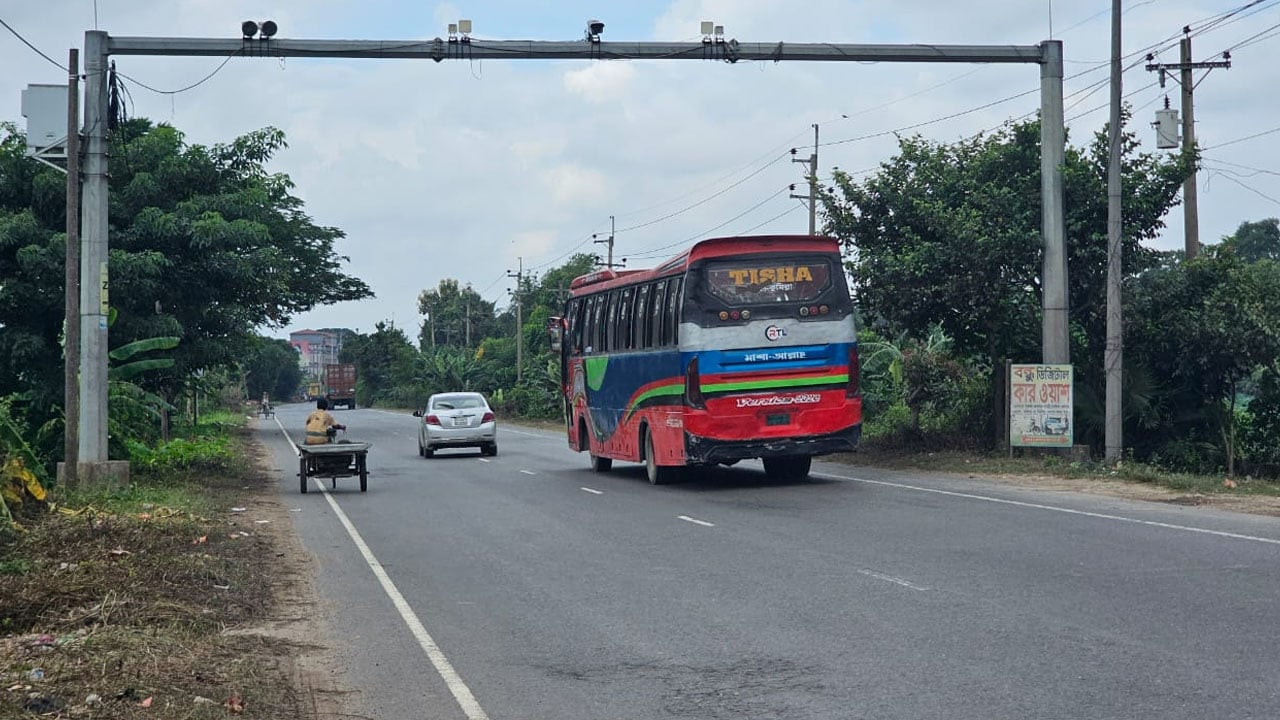 ঢাকা-চট্টগ্রাম মহাসড়কে এআই নজরদারিতে ২৭ ঘণ্টায় সাড়ে ১৫ লাখ জরিমানা