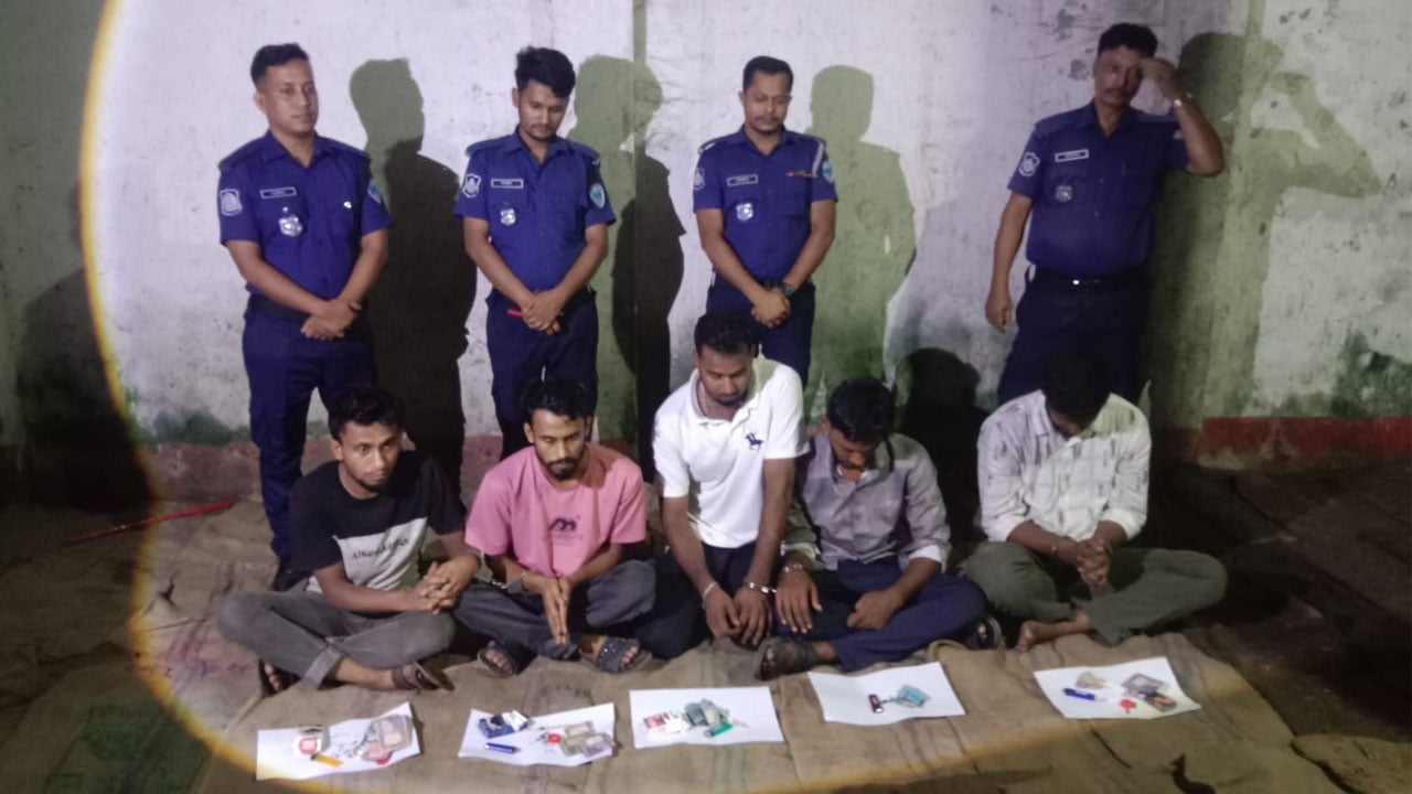 কোল্ড স্টোরেজে ইয়াবা সেবন, পাঁচ যুবকের কারাদণ্ড