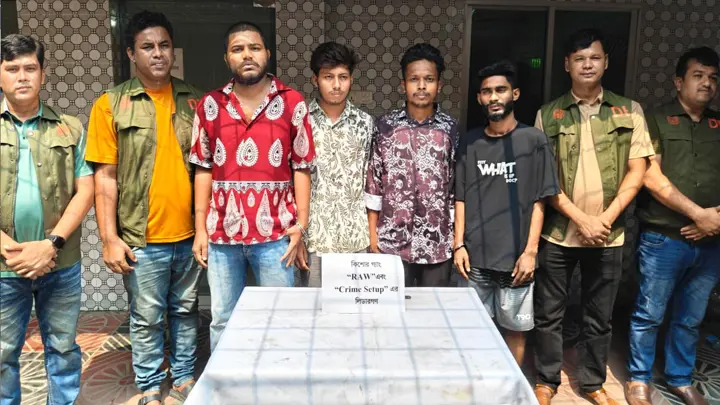 কুমিল্লার দুই কিশোর গ্যাং প্রধানসহ ৪ জন কক্সবাজার থেকে গ্রেপ্তার