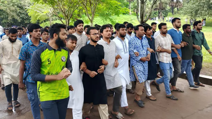 অপ্রতিম হত্যার বিচারের দাবিতে কুবিতে শিবির ও ছাত্রদলের বিক্ষোভ