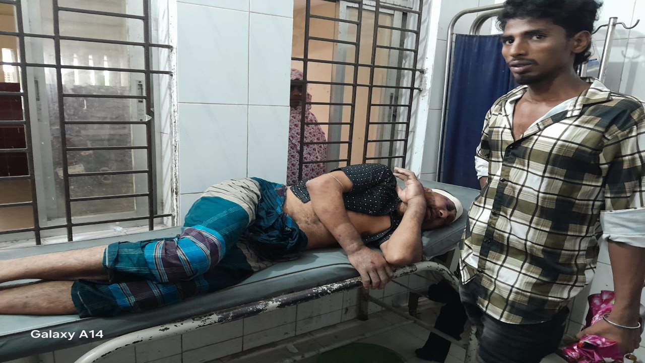 গজারিয়ায় গরু চোরকে পিটুনি দিয়ে পুলিশে সোপর্দ