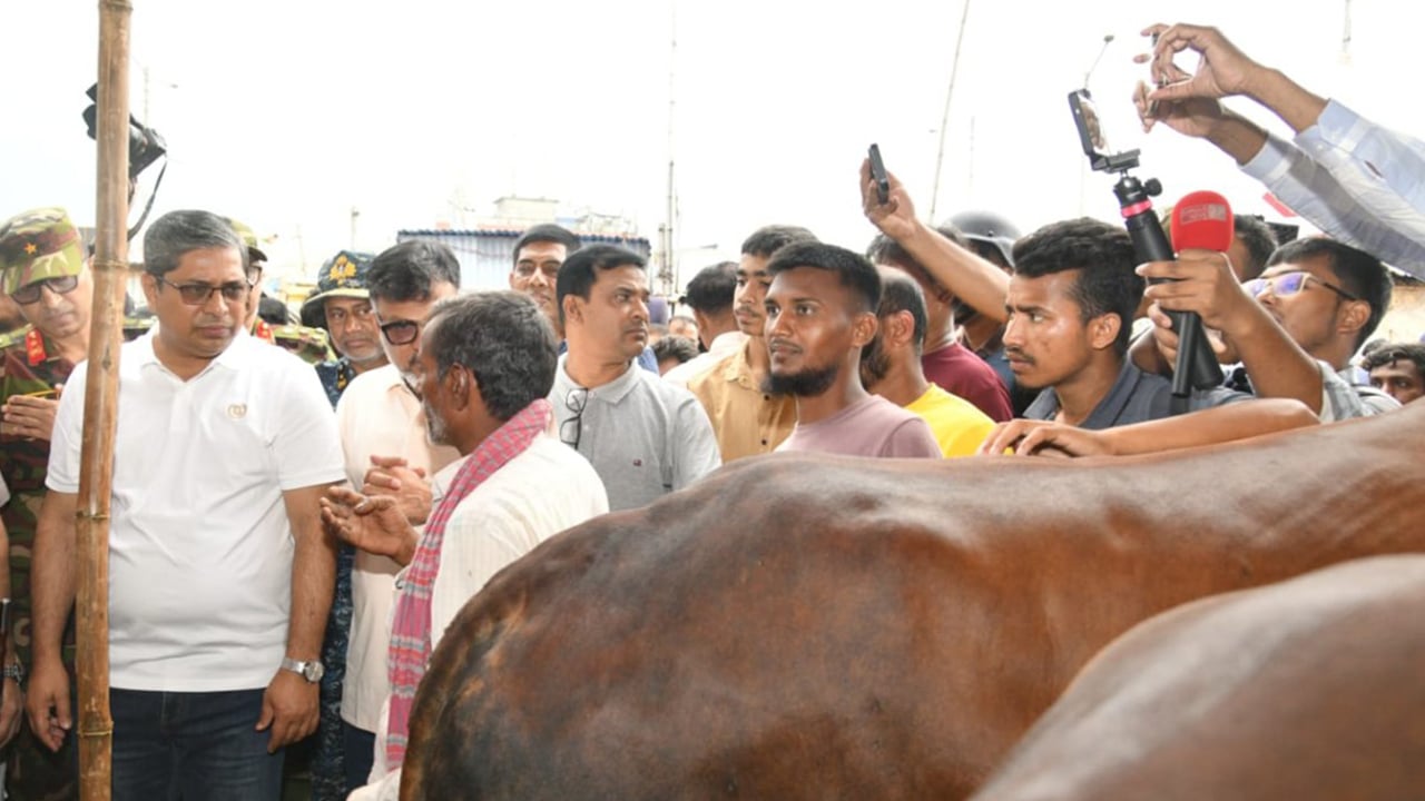 গাবতলী পশুর হাট নিরাপত্তায় কড়া নজরদারি