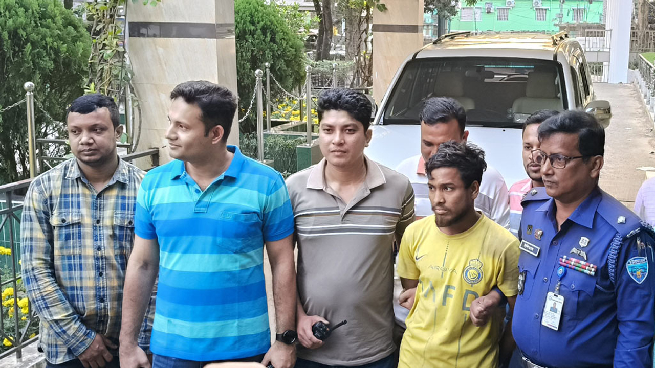 মার্কিন তরুণীকে শ্লীলতাহানি, ধরা খেলেন ‘চুইল্যা’ তারেক
