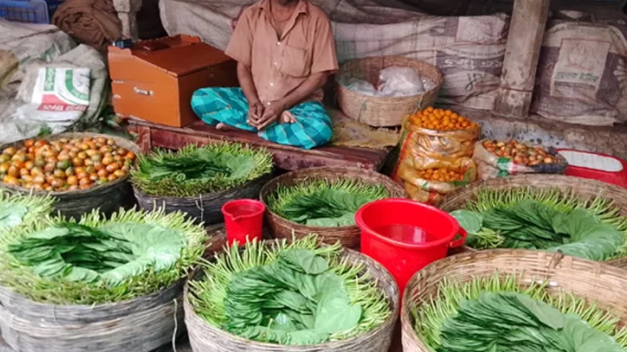 ছিলেন পান দোকানি, হঠাৎ ‘আঙুল ফুলে কলাগাছ’
