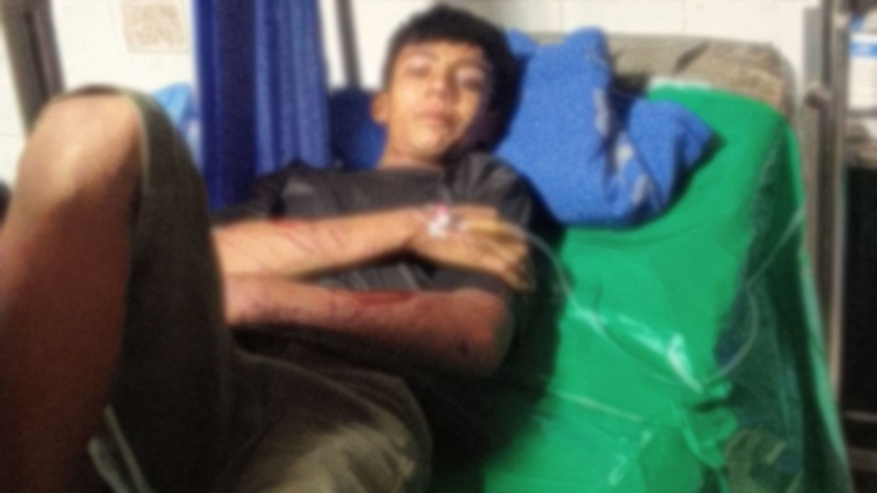 রাস্তা থেকে তুলে নিয়ে শিশুকে অমানুষিক নির্যাতন