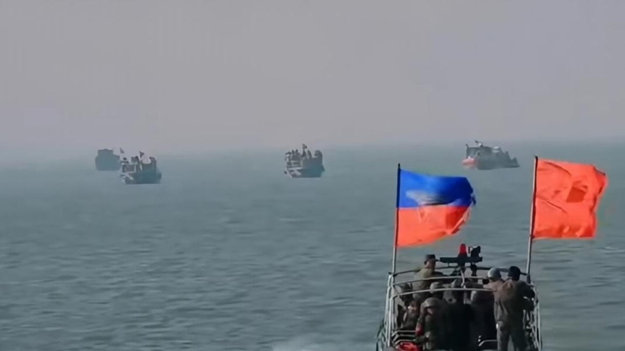 আবারো ১৩ জেলেকে ধরে নিয়ে গেল আরাকান আর্মি