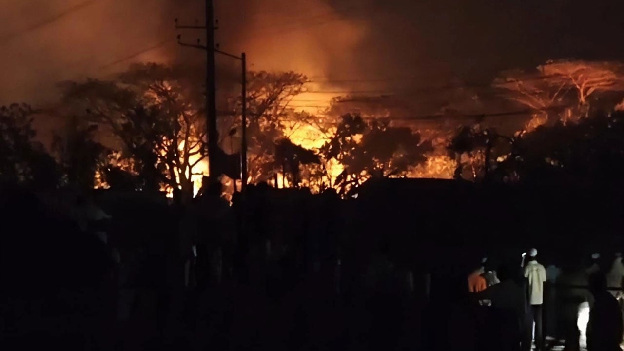 কক্সবাজারে গ্যাস পাম্পের আগুন ৭ ঘণ্টা পর নিয়ন্ত্রণে