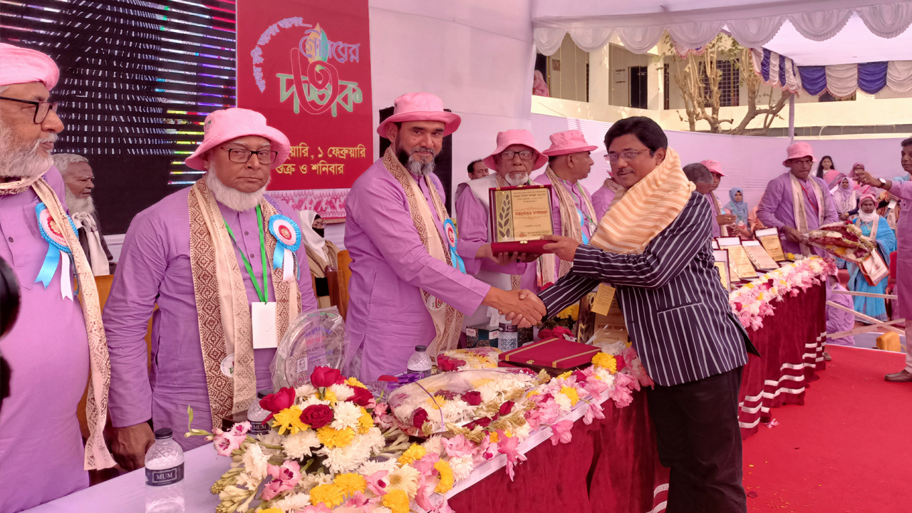 সন্তানদের প্রতিফোঁটা রক্তের দাম পরিশোধ করব: সানাউল্লাহ