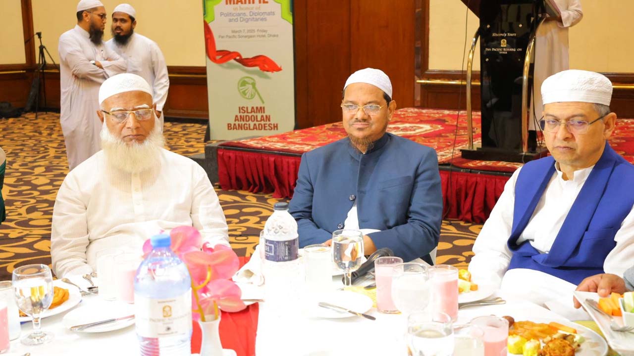 পিআর পদ্ধতিতে দ্রুত নির্বাচন আয়োজন করতে হবে: চরমোনাই পীর