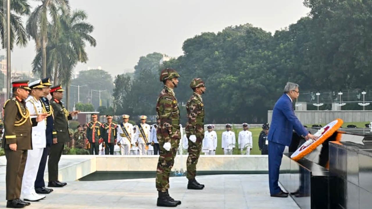 সশস্ত্র বাহিনী দিবস উদযাপিত হচ্ছে