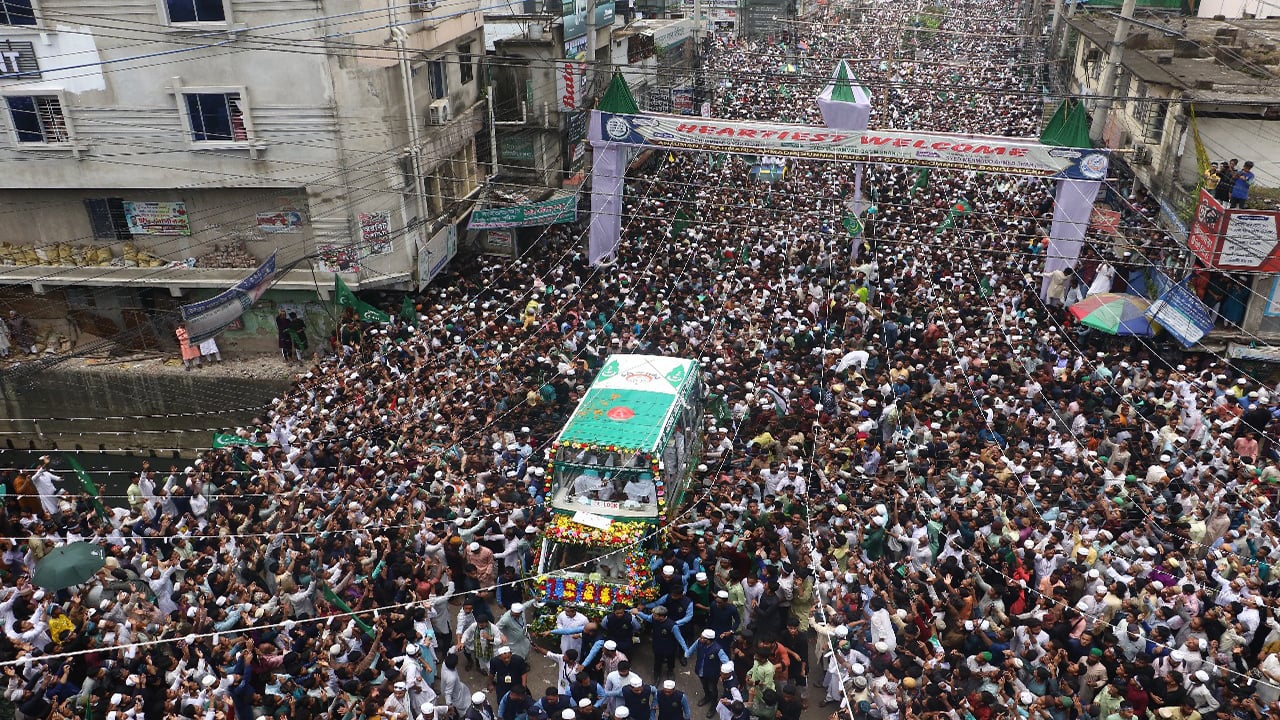 বৃহত্তর জশনে জুলুস চট্টগ্রামে, লাখো মানুষের ঢল