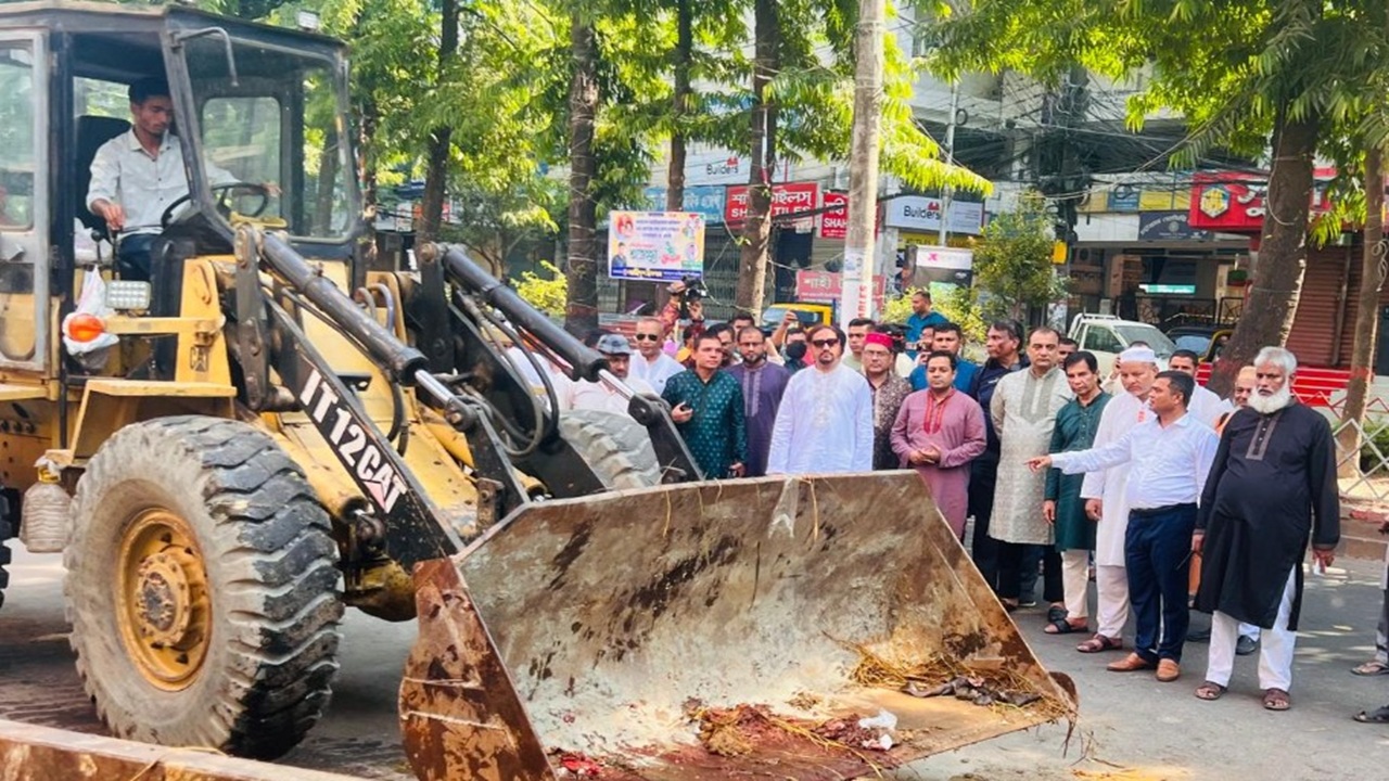 সন্ধ্যার আগেই বর্জ্য অপসারণ করবে চট্টগ্রাম সিটি করপোরেশন