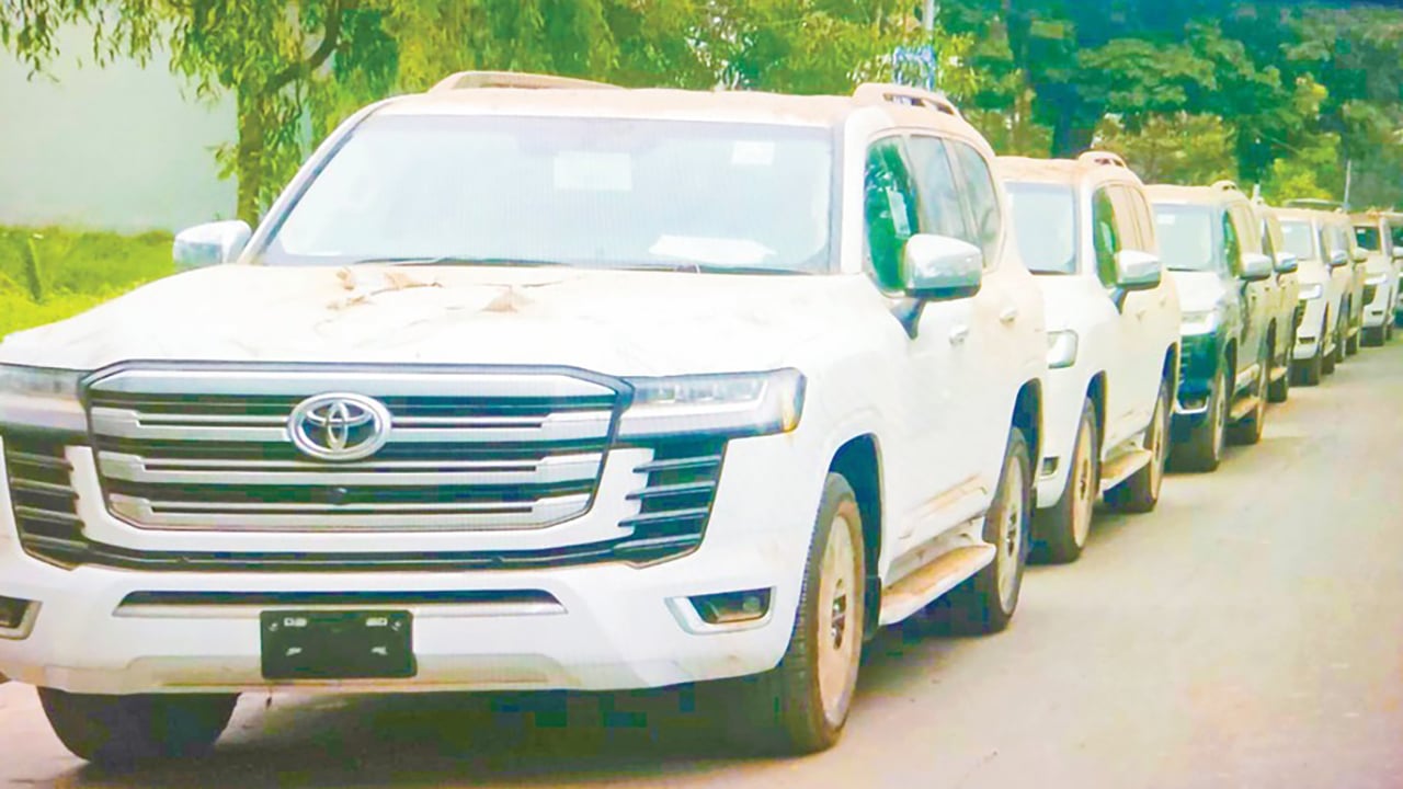 পলাতক মন্ত্রী-এমপিদের ৩০ গাড়ি গেল পরিবহন পুলে