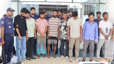 ডেভিড ইমনের সাত সহযোগী অস্ত্রসহ গ্রেপ্তার, চাঁদাবাজির আলামত উদ্ধার 