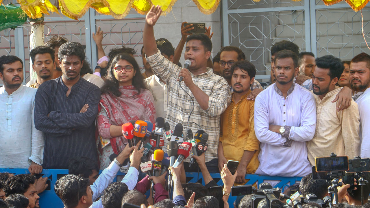 ফ্যাসিবাদ ও দুর্নীতির বিরুদ্ধে লড়াইয়ের ঘোষণা হাসনাত আব্দুল্লাহর