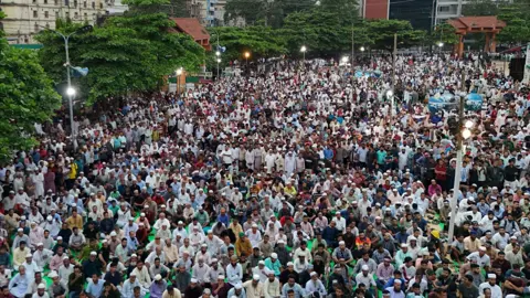 জামায়াত আমিরের অপেক্ষায় কানায় কানায় পূর্ণ লালদিঘি, চট্টগ্রামে জনস্রোত