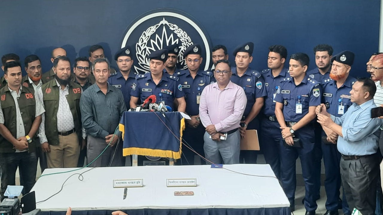 লোনের স্ট্যাম্প চুরি দেখে ফেলায় চট্টগ্রামে মা-মেয়ে হত্যা