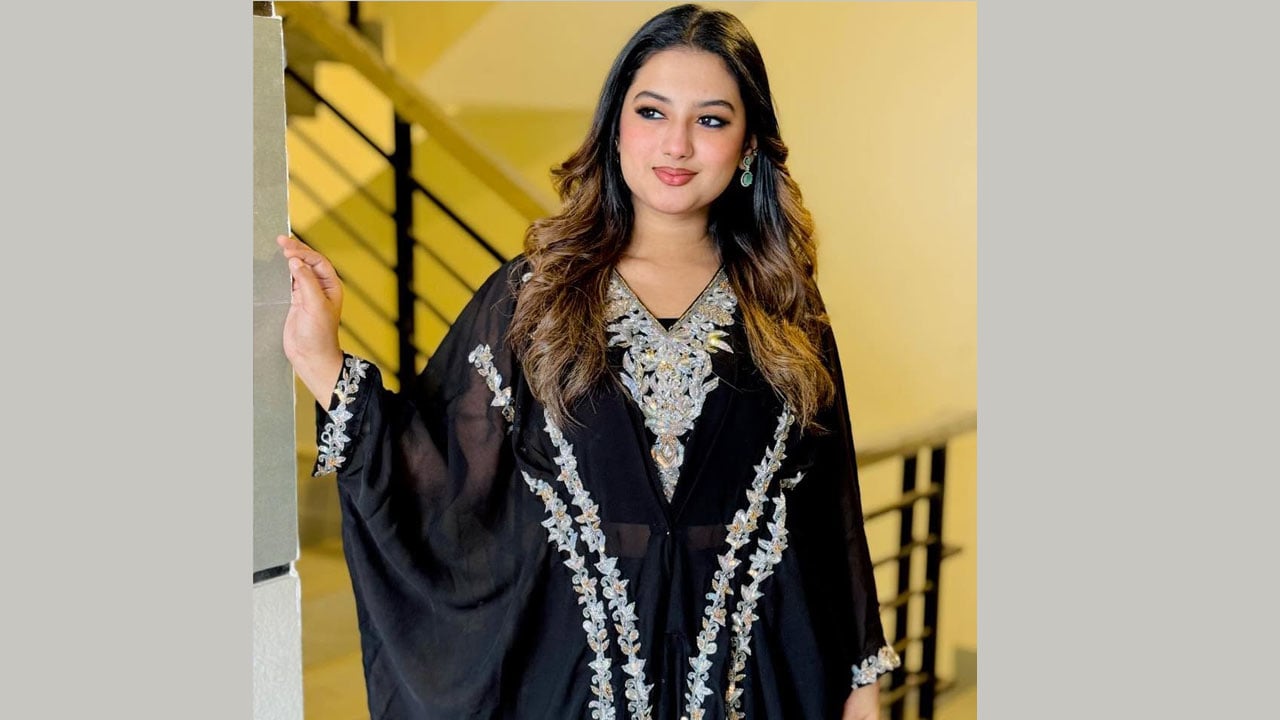 ফেক আইডিতে পুলিশ কমিশনারকে হানি ট্র্যাপ, সংবাদ সম্মেলন করবেন সানজিদা