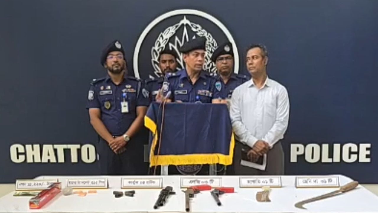 সন্দ্বীপে আন্তঃজেলা ডাকাত সর্দার গ্রেপ্তার