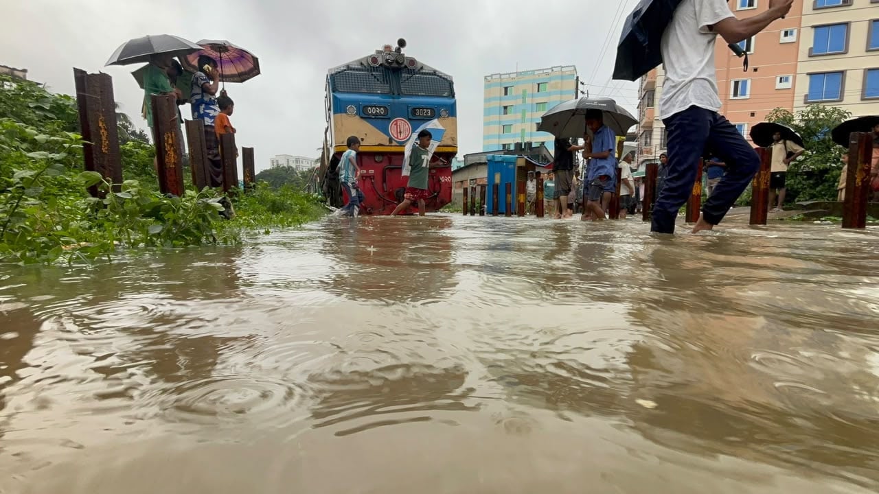 চট্টগ্রাম-কক্সবাজারে চার ট্রেনের যাত্রা বাতিল, ফেরত দেওয়া হচ্ছে ভাড়া