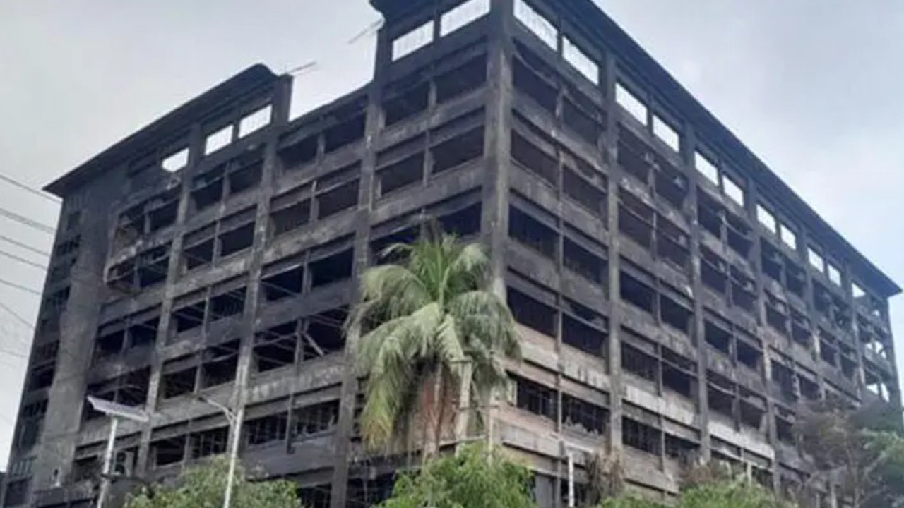 ১৭ ঘণ্টা পর চট্টগ্রাম ইপিজেডে কারখানার আগুন নিয়ন্ত্রণে