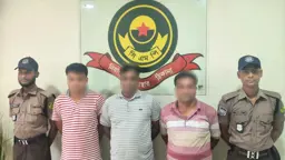 চট্টগ্রামের বাকলিয়ায় সংঘর্ষে দুই সহযোগীসহ কিশোর গ্যাং লিডার গ্রেপ্তার