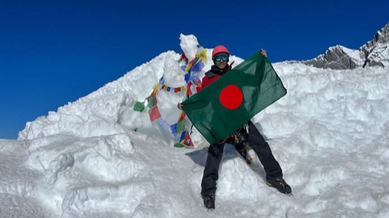 মৃত্যুকে হারিয়ে শৃঙ্গজয়, এবার এভারেস্টের পথে সন্দ্বীপের বিপ্লব