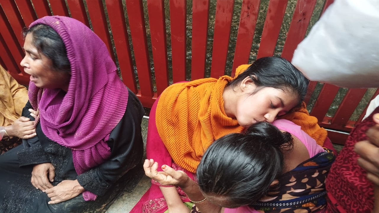 চট্টগ্রামে পাহাড় ধসে দুই শিশুর মৃত্যু