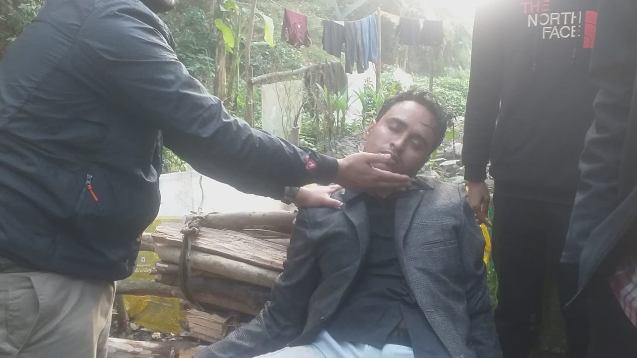মৌখিক পরীক্ষা দিতে আসা ছাত্রলীগ নেতাকে ছাত্রদল কর্মীদের মারধর