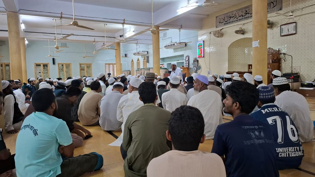 আমাদের প্রকৃত মানুষ হিসেবে গড়ে উঠতে হবে, চবিতে ফয়জুল করীম 