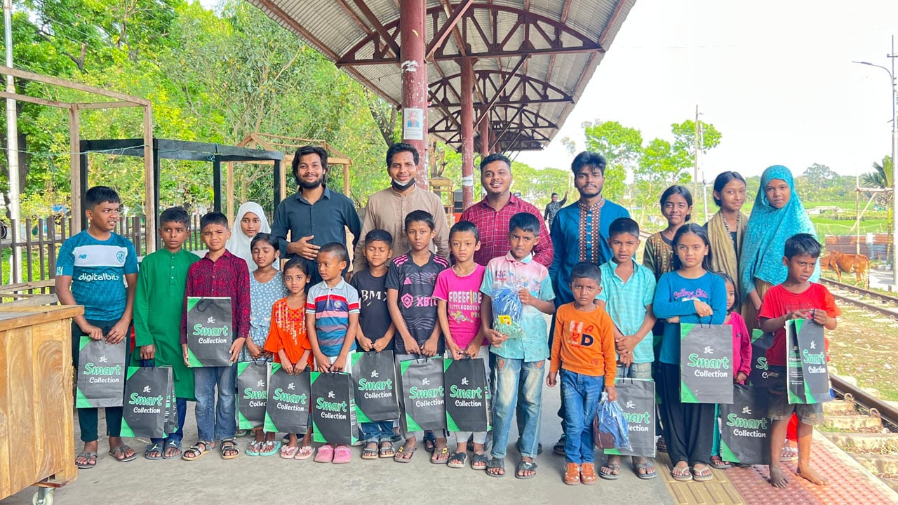 পথশিশুদের মুখে হাসি ফোটালেন চবি ছাত্রদল নেতা জালাল সিদ্দিকী