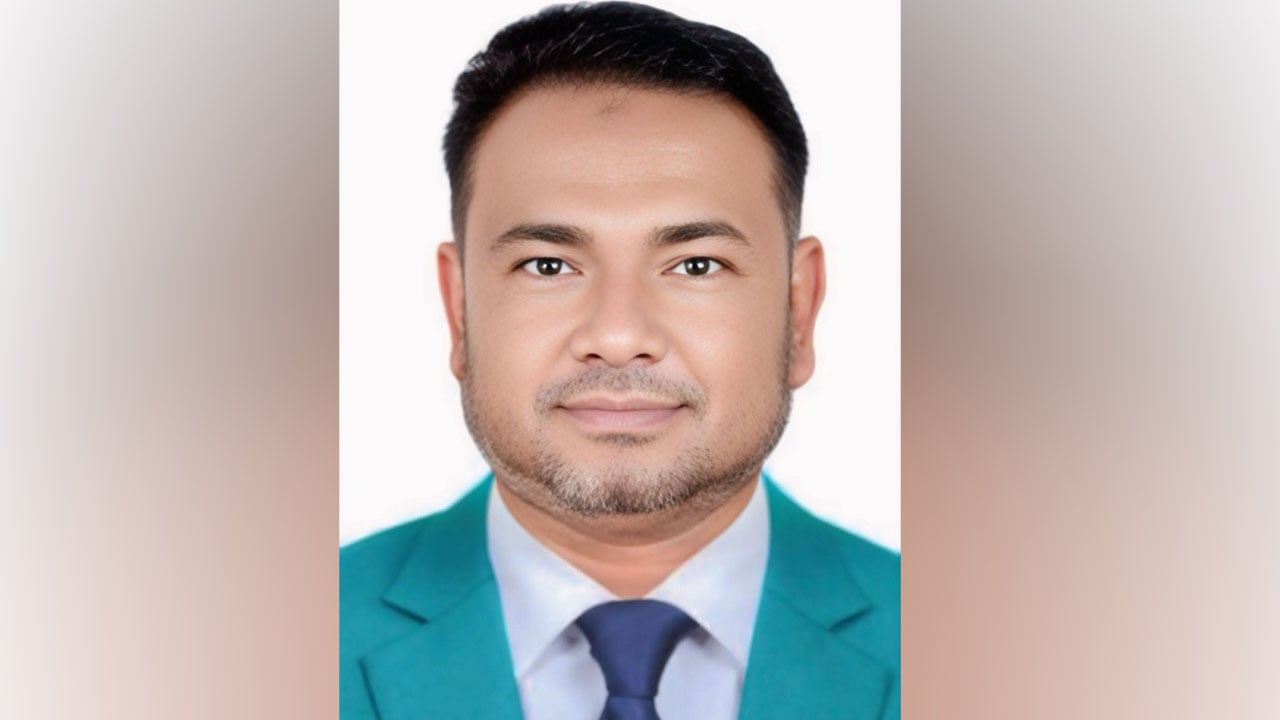 চেক জালিয়াতি মামলায় শ্রমিকদল নেতা গ্রেপ্তার