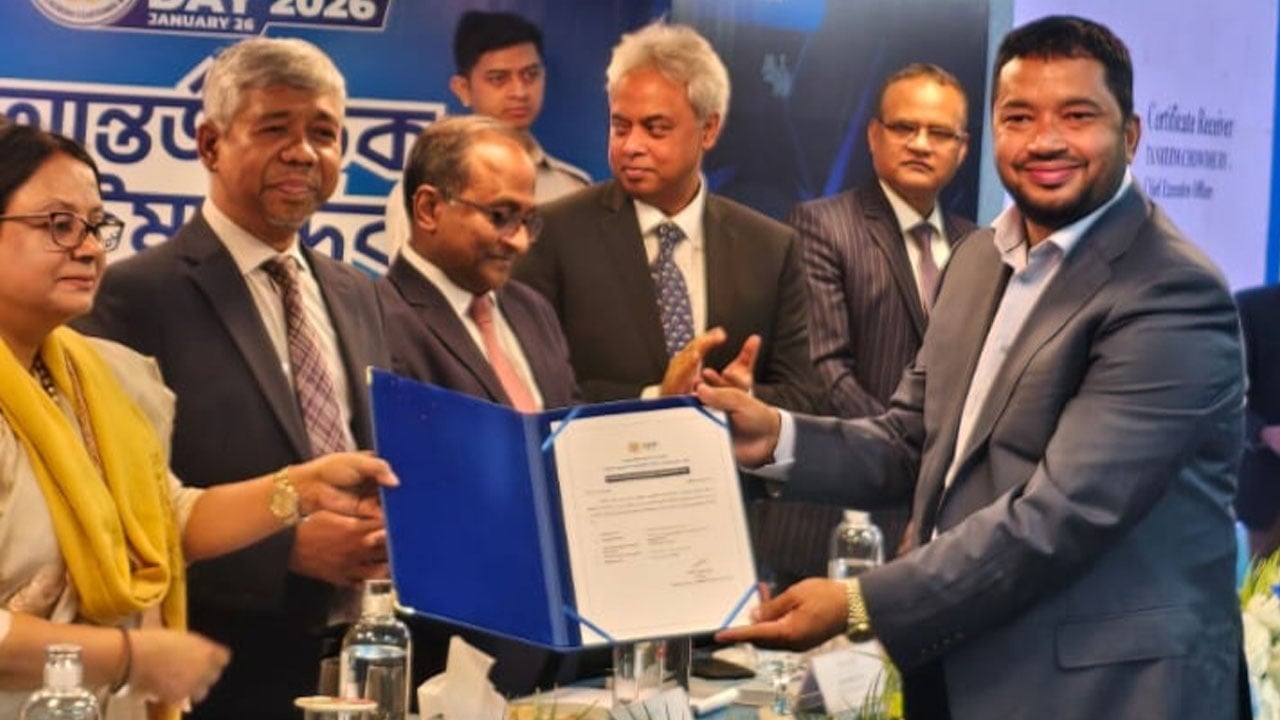 এনবিআর থেকে এইও সনদ পেল কুমিল্লার জিহান ফুটওয়্যার