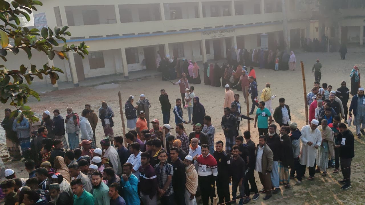 কুমিল্লায় তরুণ ও নারী ভোটারদের উপস্থিতি বেশি