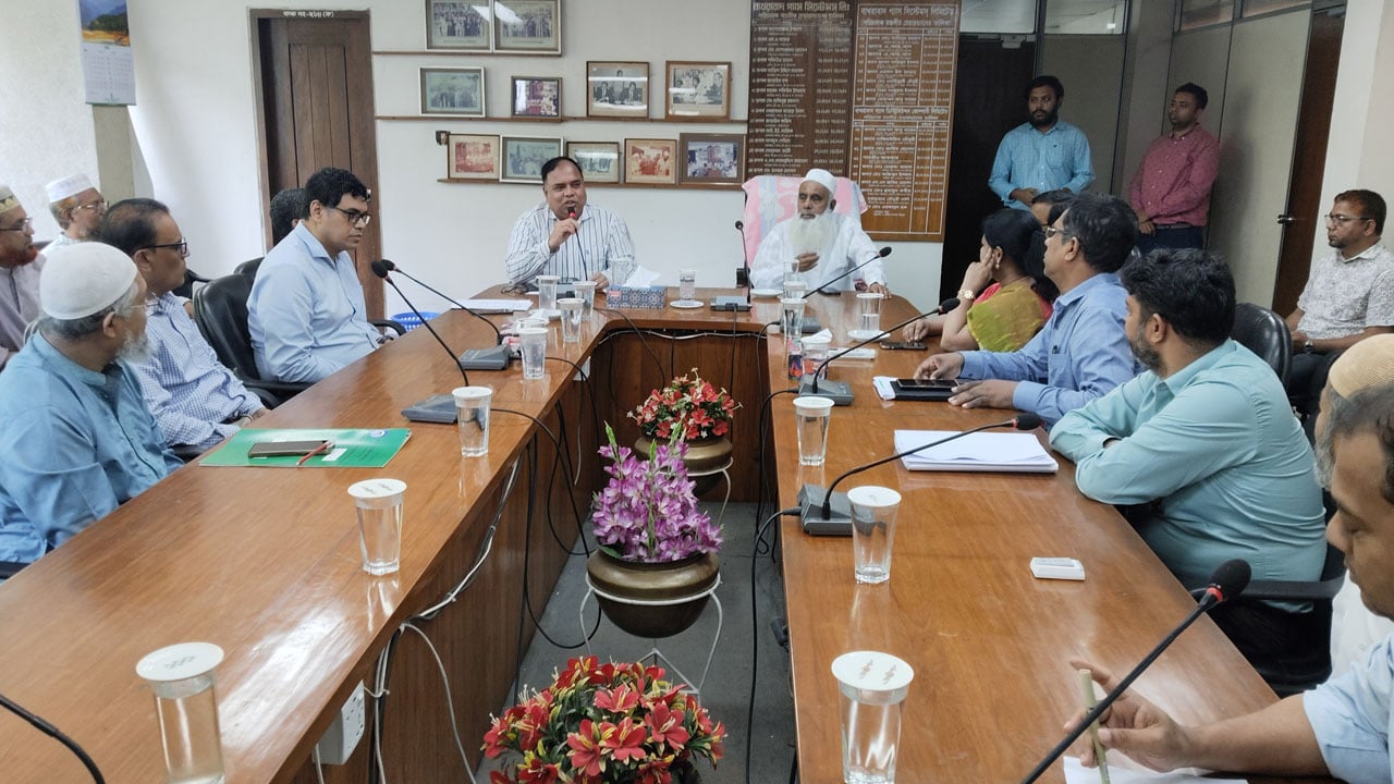 গ্যাস না দিতে পারলে বিল স্থগিতের দাবি এমপি মনিরুল হকের