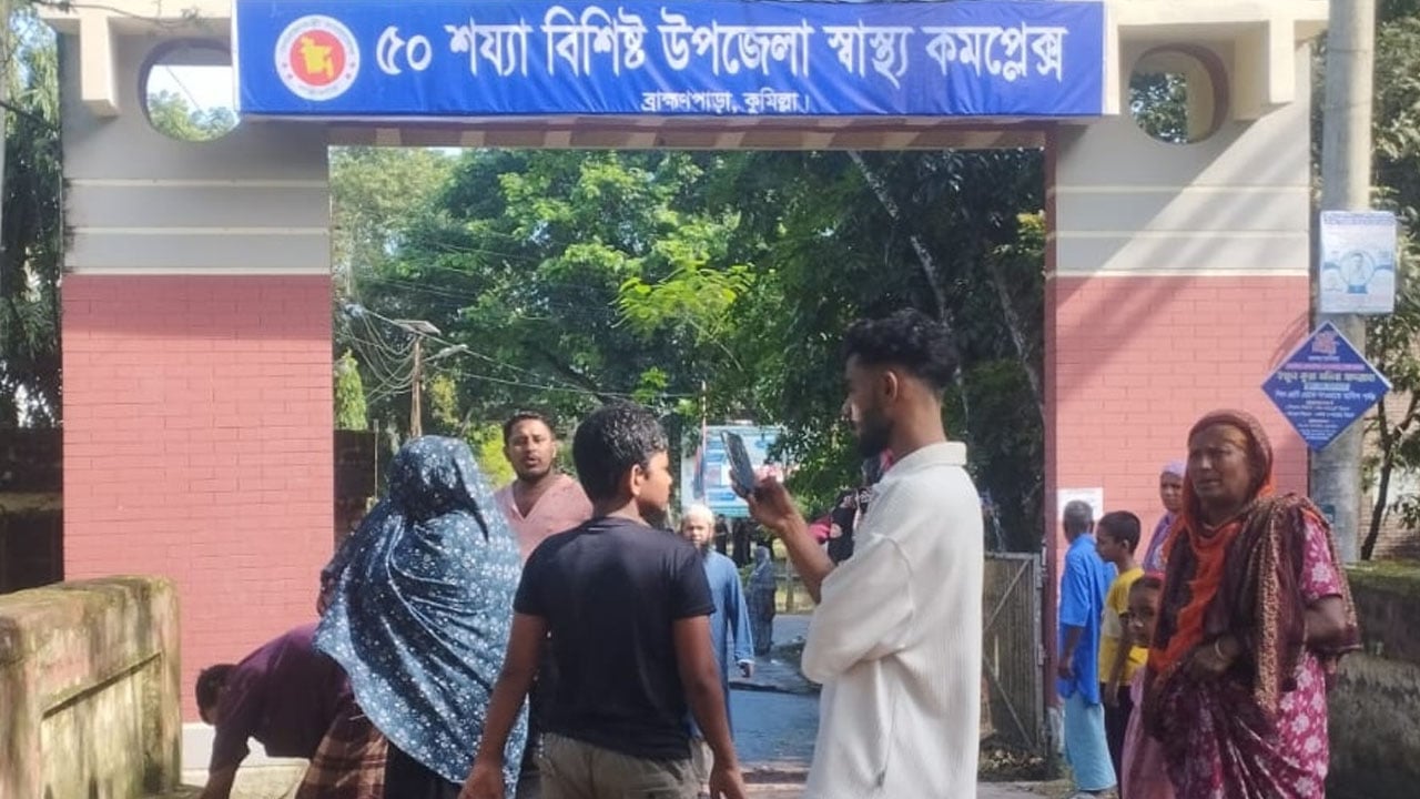 বাড়ির পাশে পুকুরে ডুবে দুই শিশুর মৃত্যু