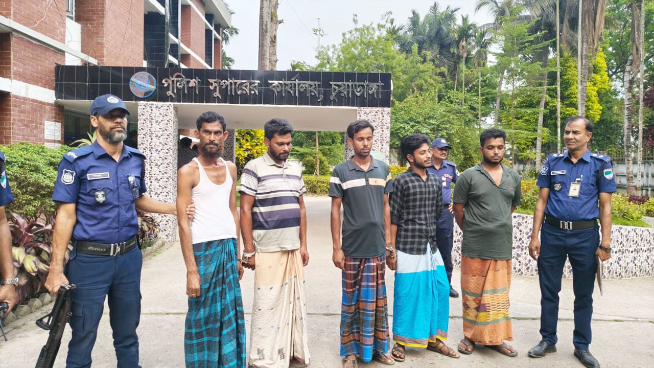 চুয়াডাঙ্গায় নারীর সহযোগিতায় সংঘবদ্ধভাবে নারী নির্যাতন, গ্রেপ্তার ৬