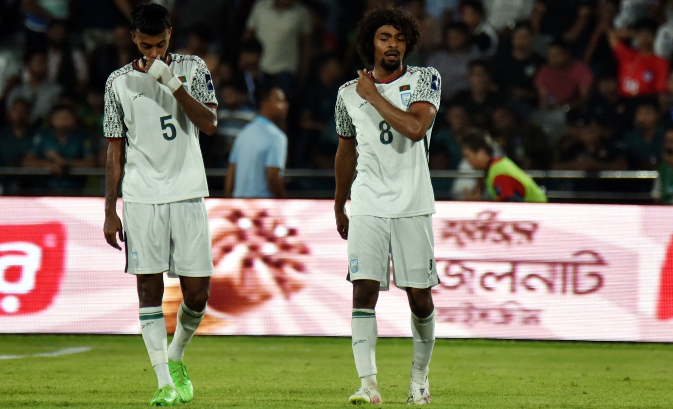 ‘মাথা উঁচু রাখো তোমরা’
