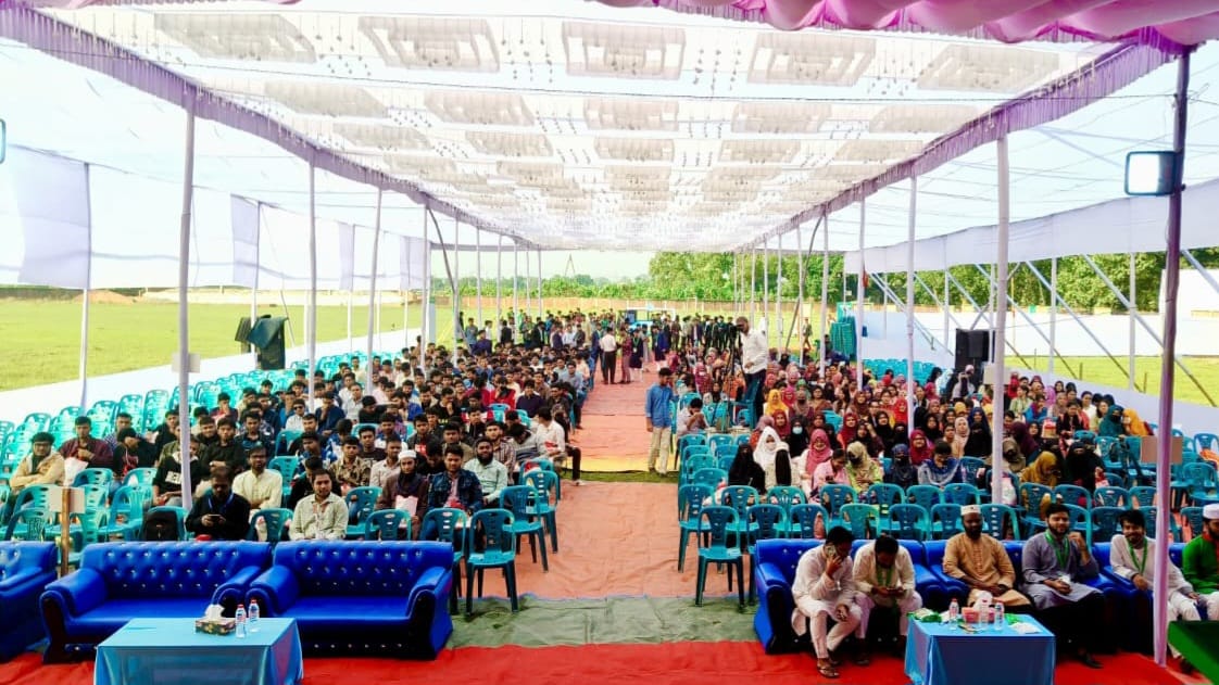 ৩৪ বছর পর বাকৃবিতে শিবিরের নবীনবরণ